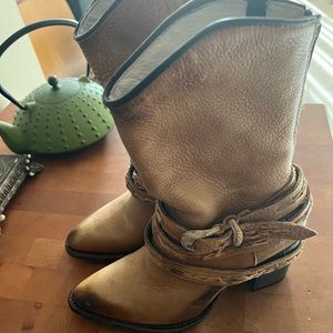 Freebird western boots size 6